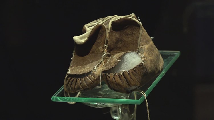 New Titanic exhibit features baby shoes