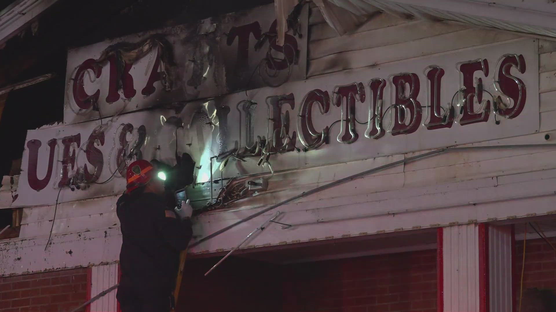Structure fire at Country Mill Crafts and Antiques in Pigeon Forge ...