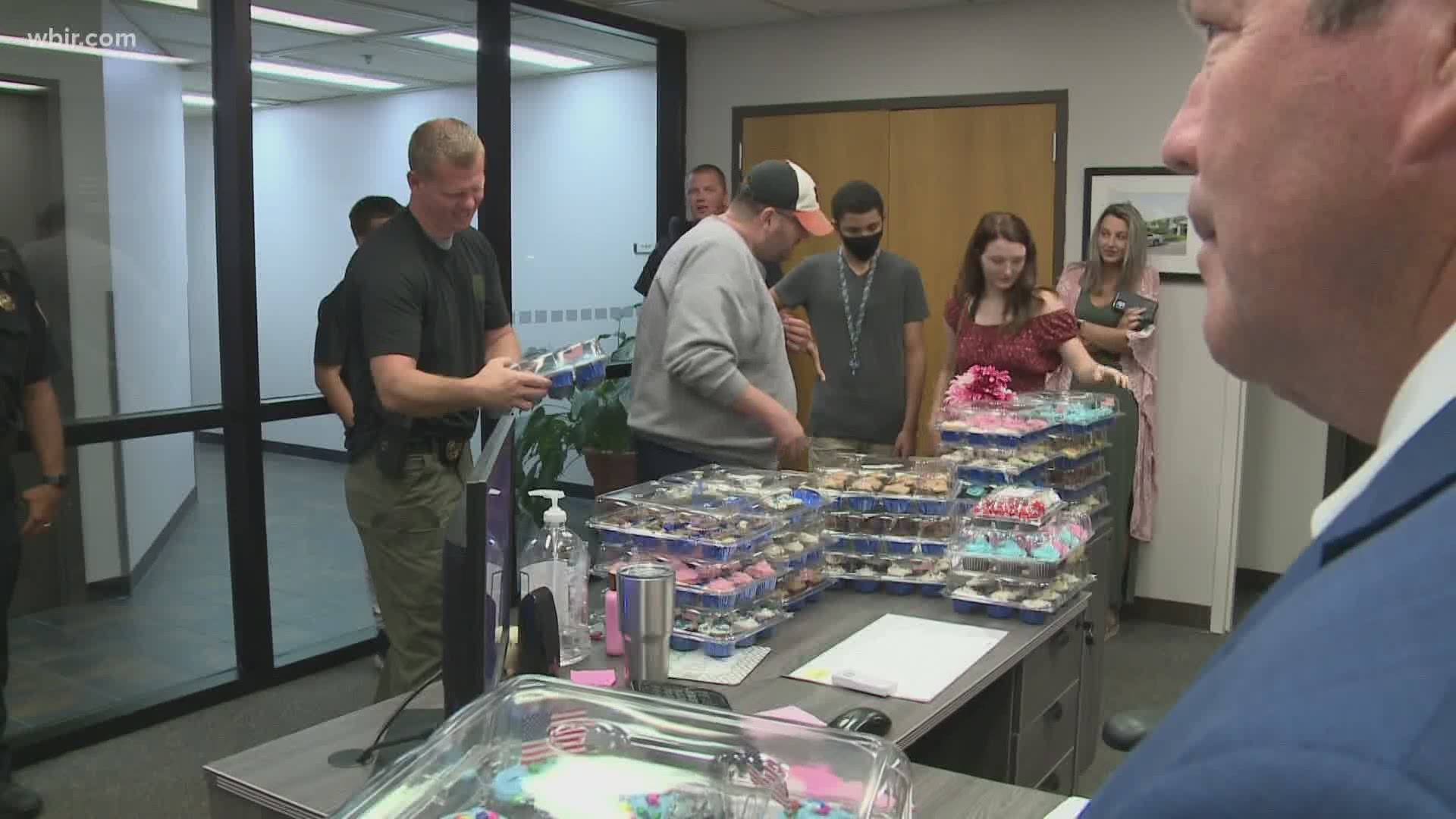 Leny hayes and his daughter Catey made 400 cupcakes for officers at the Knox County Sheriff's Department.