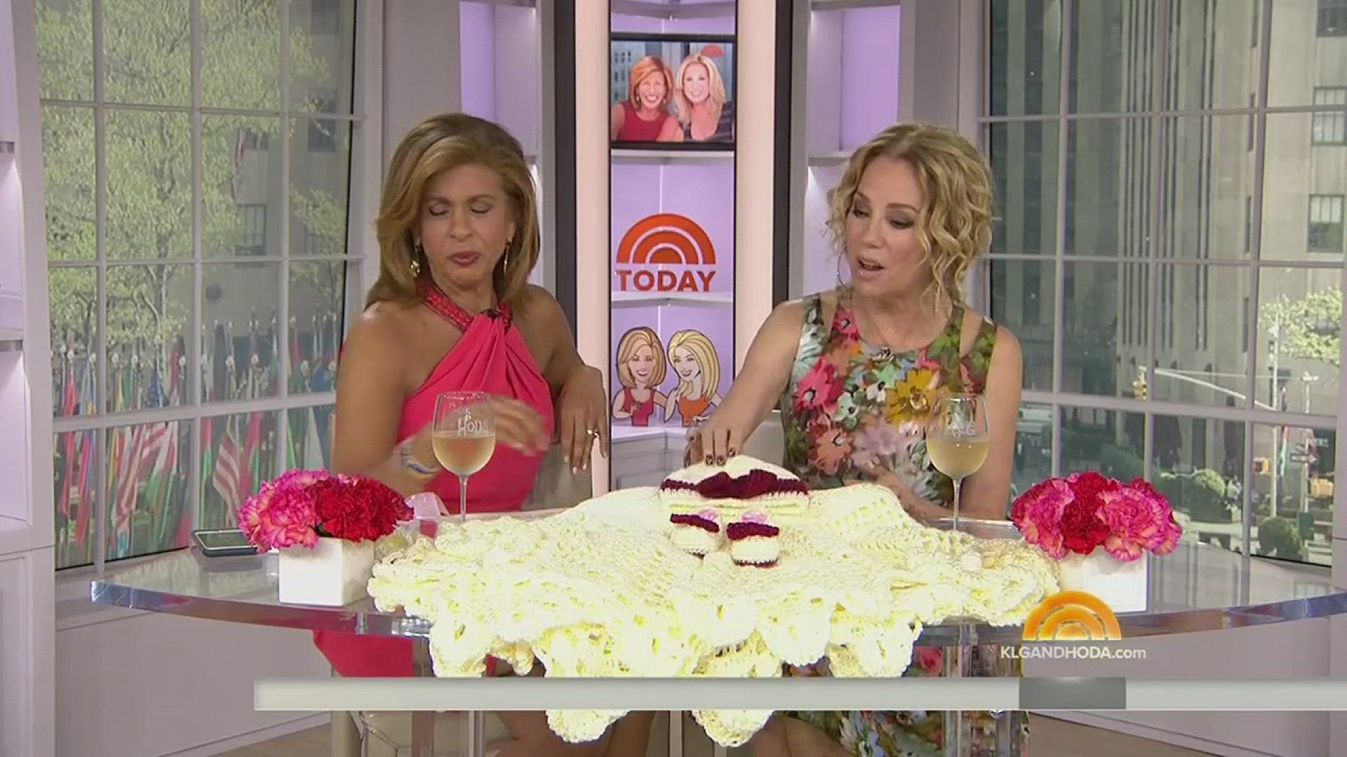 Someone from Knoxville sent Hoda Kotb a gift for her new baby. But didn't leave contact info to thank her! (5/2/17) (Video: NBC)