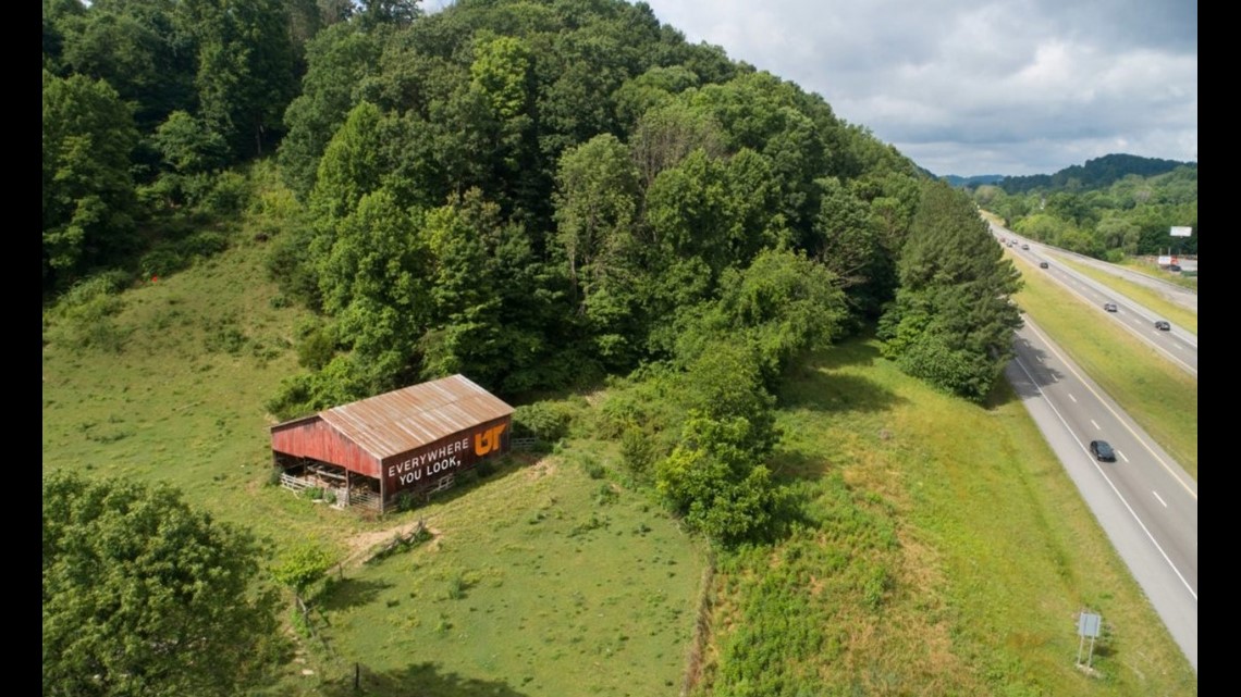 39th 'Everywhere You Look, UT' Mural on Barn at Friendship Acres Farm in  Giles County - UT System News