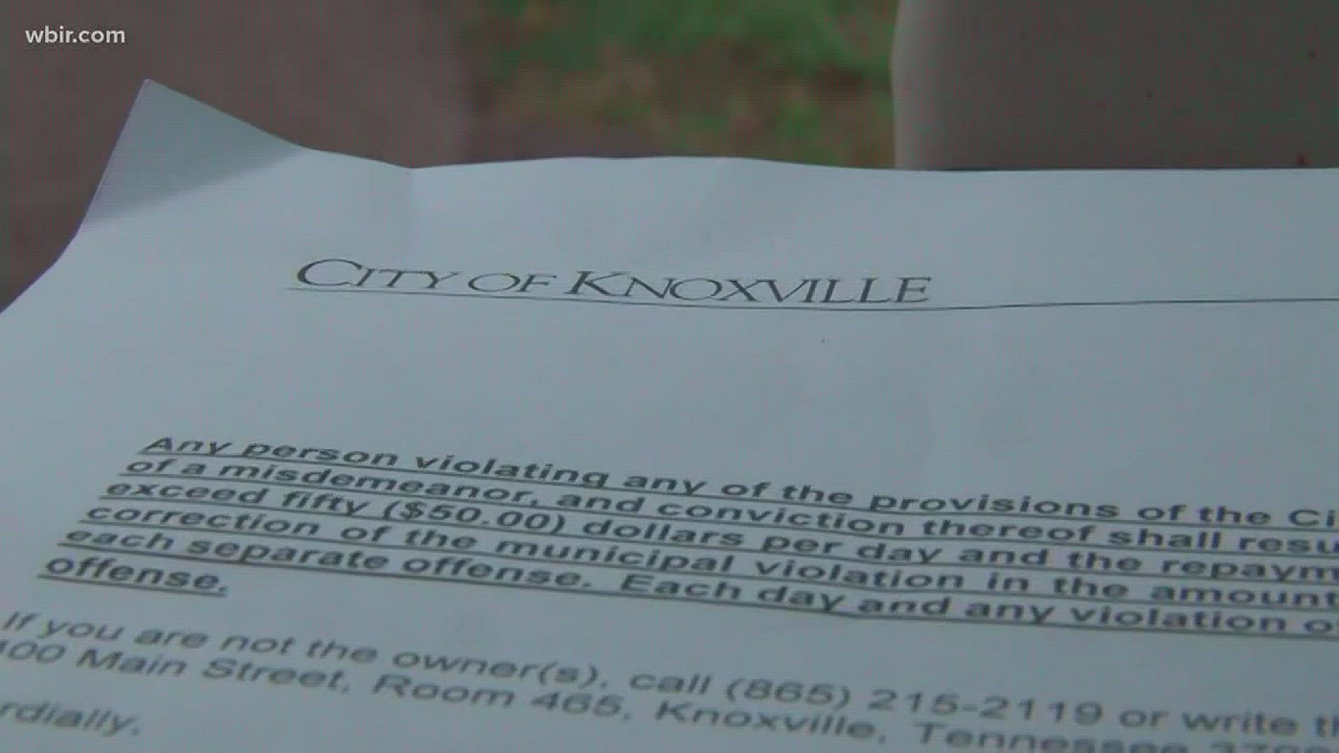 While Knoxville Airbnb owners who do not live on their rental property are adjusting to a new law, city leaders are choosing to postpone any action on expanding the Parkridge Historical District.