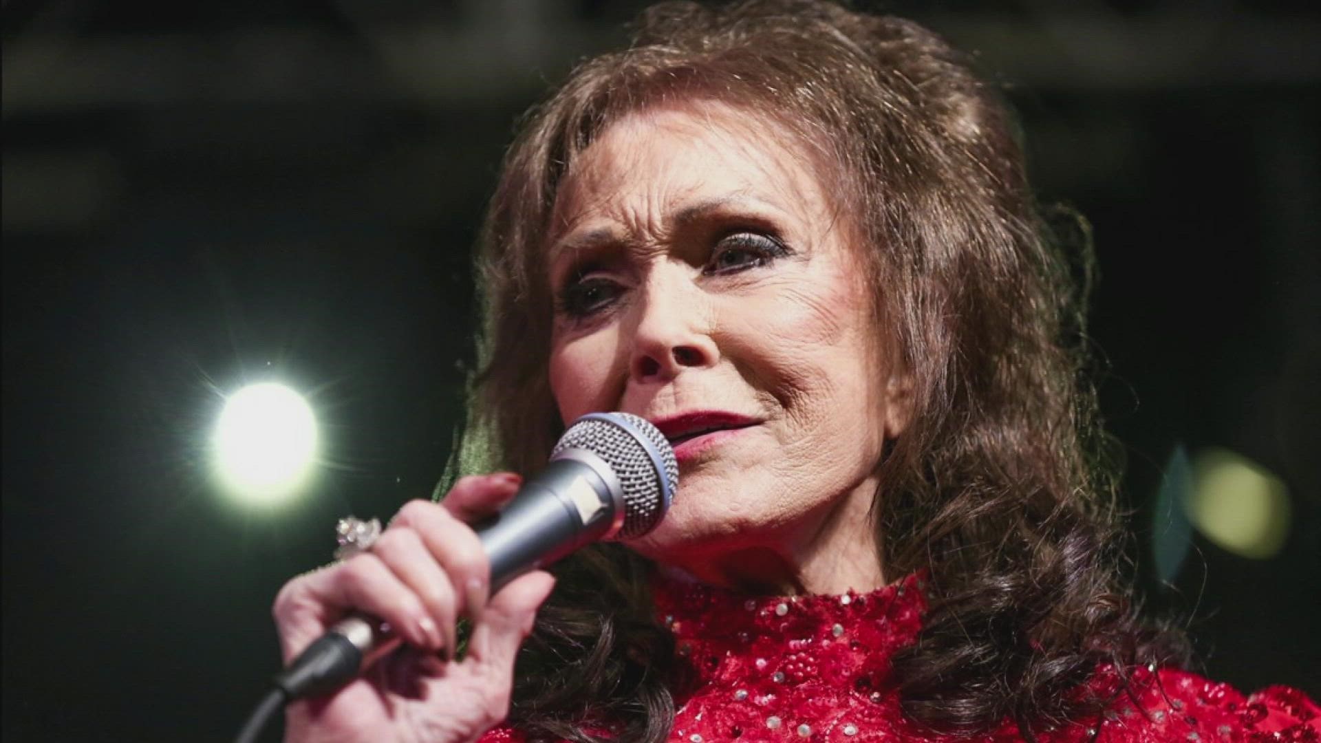 Loretta Lynn was a legend who rose from poverty to stardom -- a plain-spoken singer whose music reflected what was actually happening in her life.