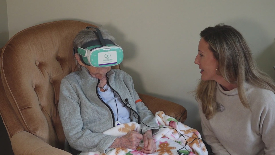 spreading-holiday-cheer-through-virtual-reality