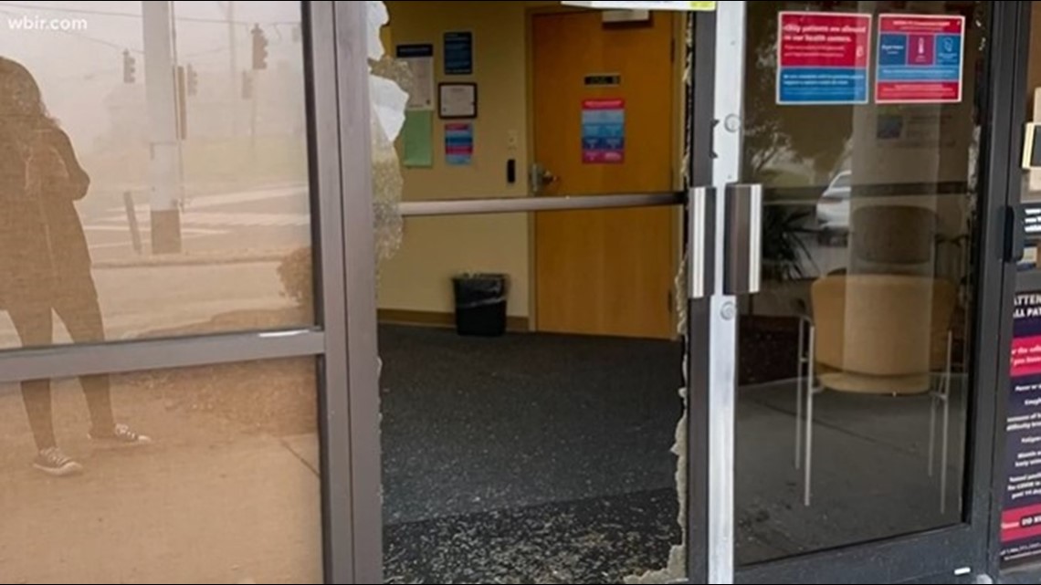 FBI joins review of attack on Knoxville Planned Parenthood clinic - Vimarsana News