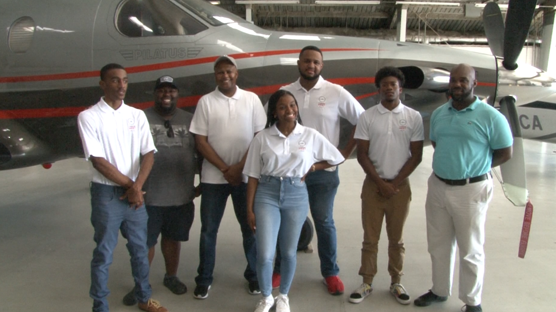 Nonprofit organization founded by former Vol teaches at-risk youth how to fly planes - Vimarsana News