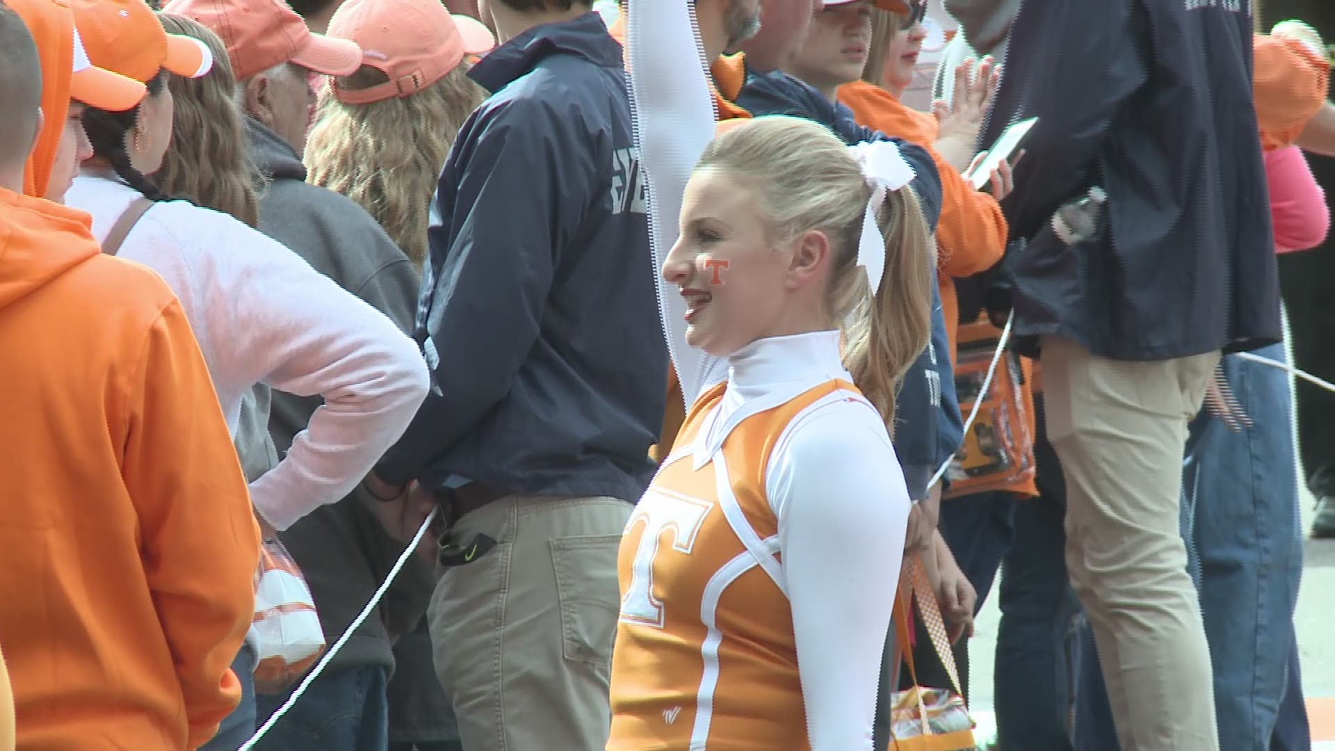 Tennessee participates in Vol Walk before Alabama game