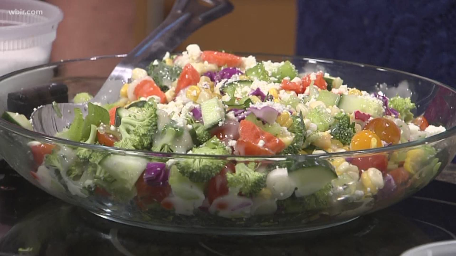 Today, Kim Wilcox from It's All So Yummy Cafe is joining us in the kitchen. She is going to show us how to make a fresh veggie salad.
