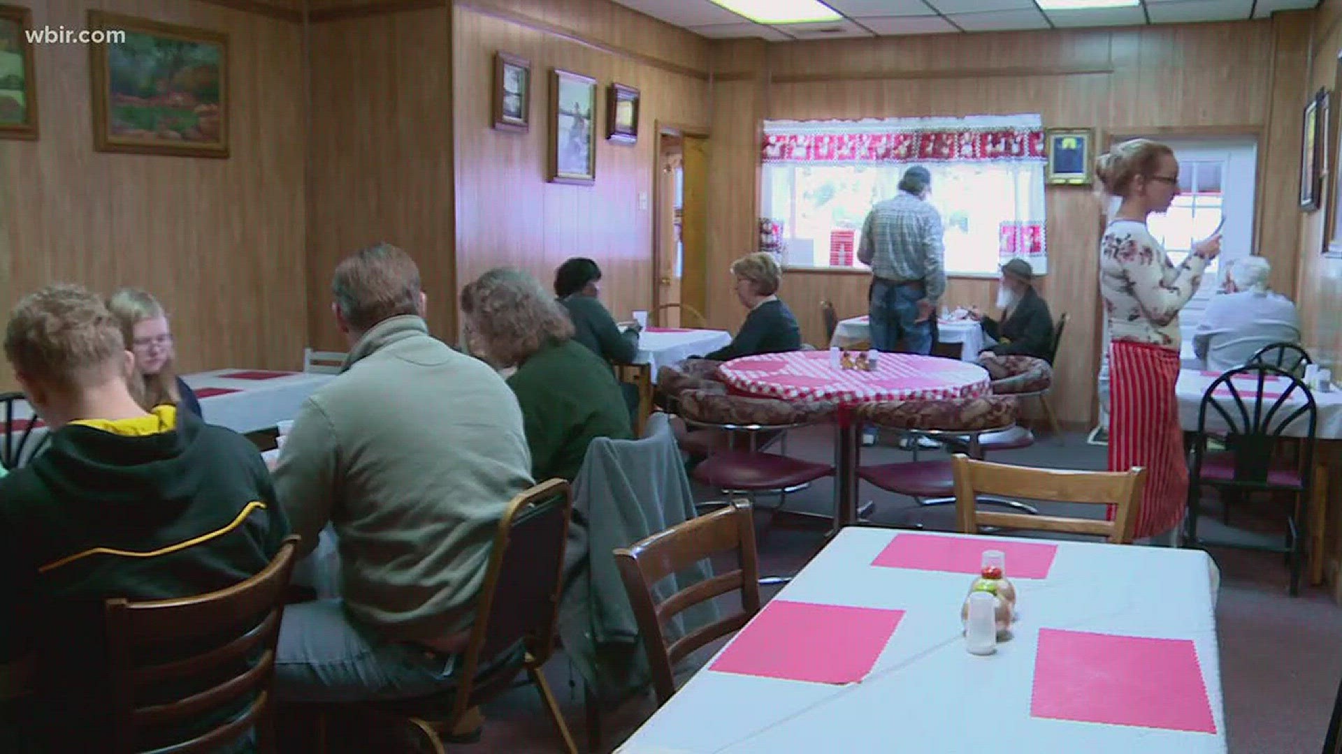 Nov. 23, 2017: A restaurant in Oliver Springs opened its doors to anyone who wanted a free Thanksgiving meal.
