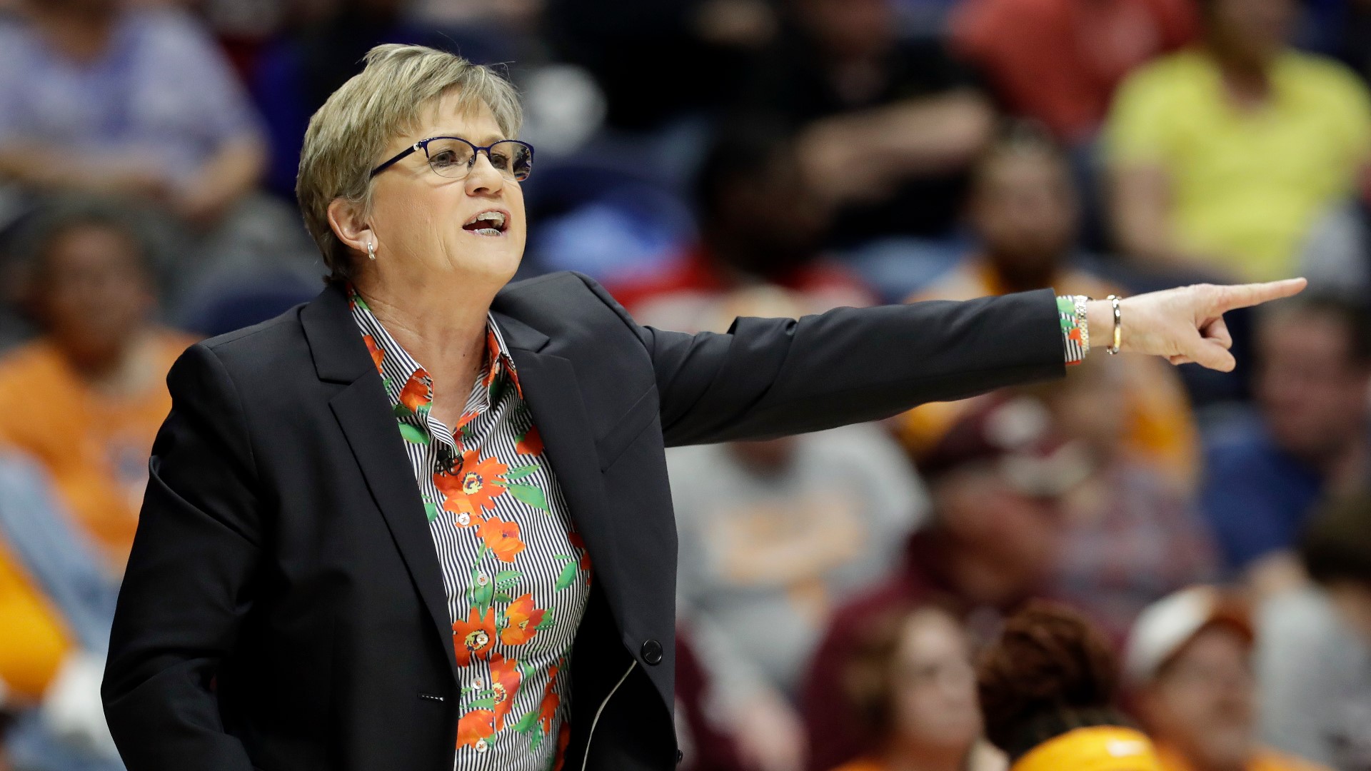 Former coach Holly Warlick weighs in on Lady Vols in the Sweet 16