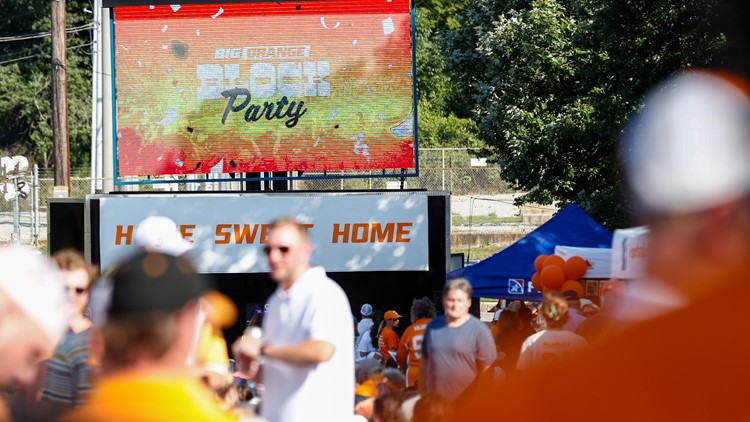 Tennessee baseball one win away from Super Regional after 12-7 win