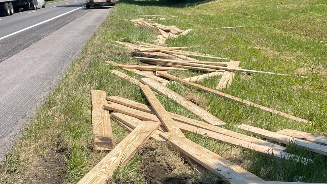 TDOT: Lumber spill on I-75 North causes backup near Sweetwater | wbir.com