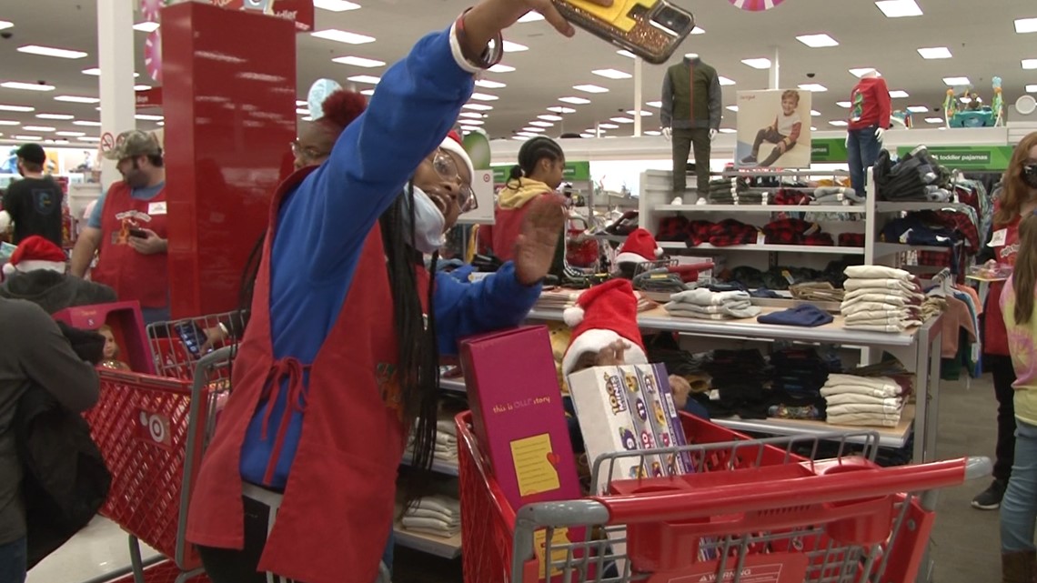 Christmas event brings 250 low-income children to Target for $150 shopping spree - Vimarsana News