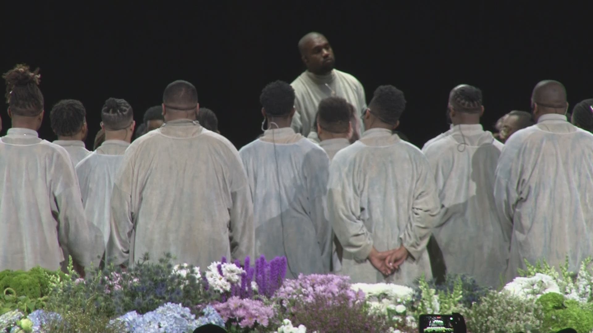 Kanye West performed at the Christian youth conference "Strength to Stand" in Pigeon Forge, attended by around 17,000 people.
