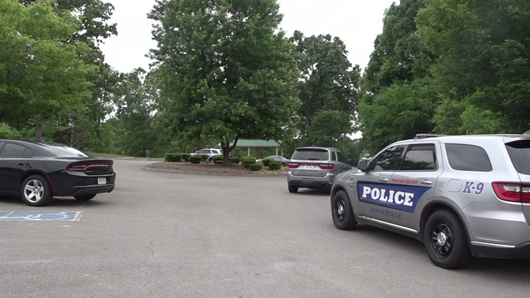 KPD: Man shot at while attempting to rob two people at Victor Ashe Park