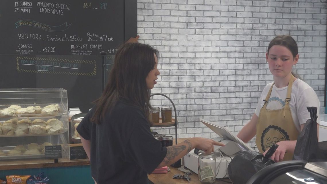 Maynardville teen owns bakery at just 15 years old