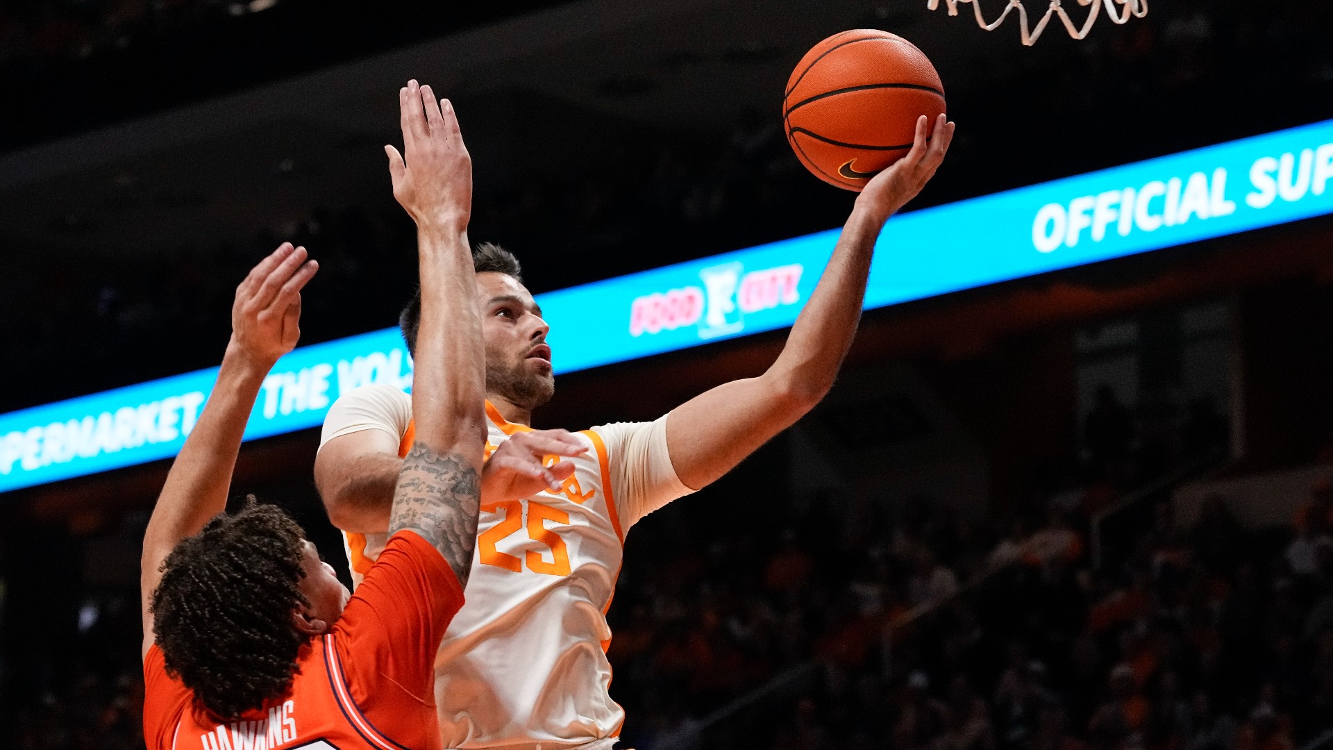 No. 17 Tennessee Beats No. 20 Illinois, 86-79 | Wbir.com