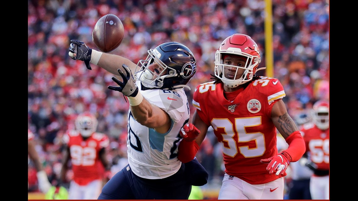 Kansas City Chiefs beat Tennessee Titans 35-24 for their first