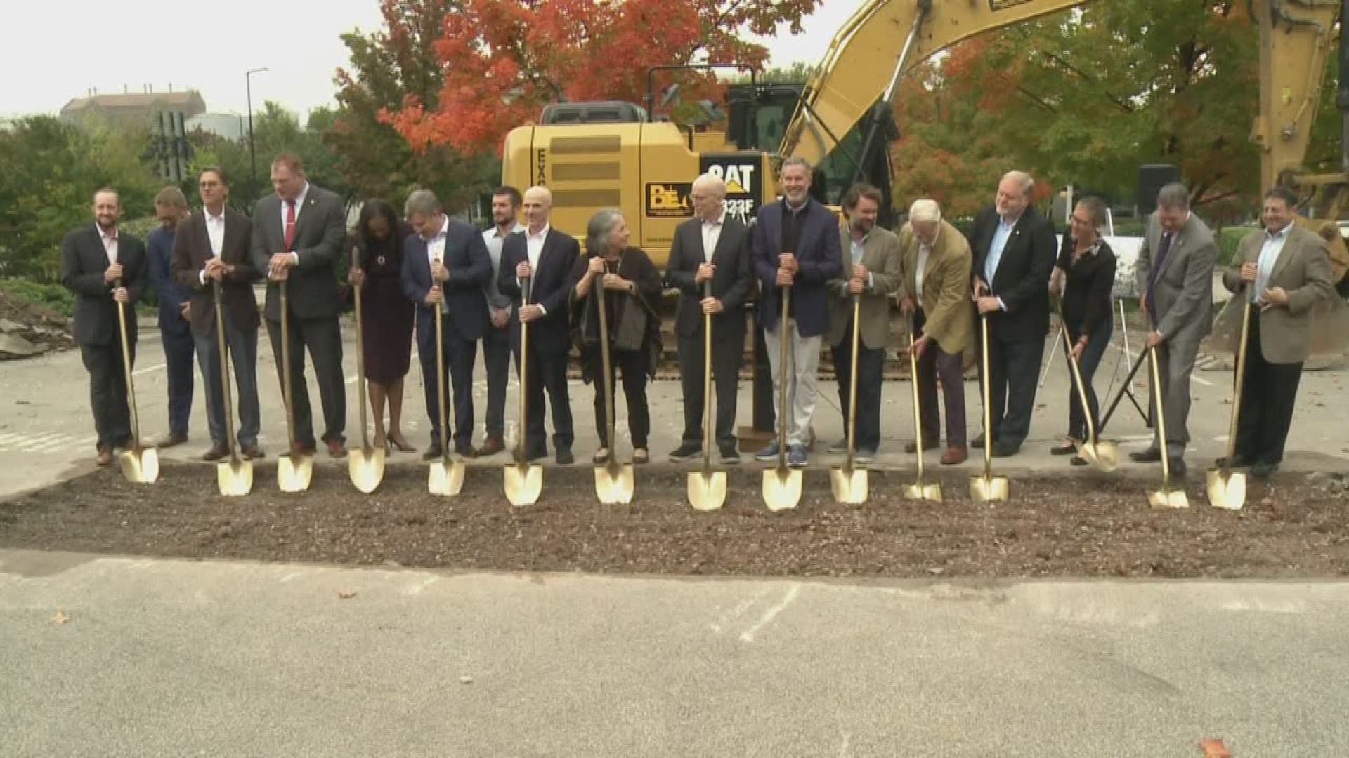 Developers and city leaders broke ground on a new apartment complex, kicking off renovations that will transform the old State Supreme Court building.