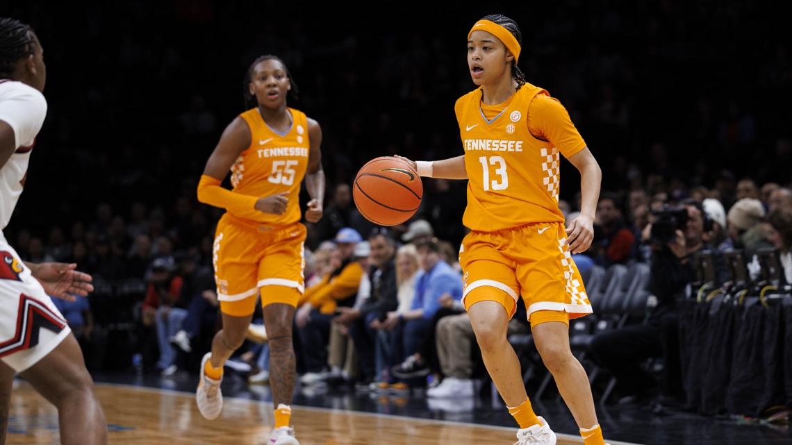 No. 17 Lady Vols fall to No. 16 Louisville in Brooklyn
