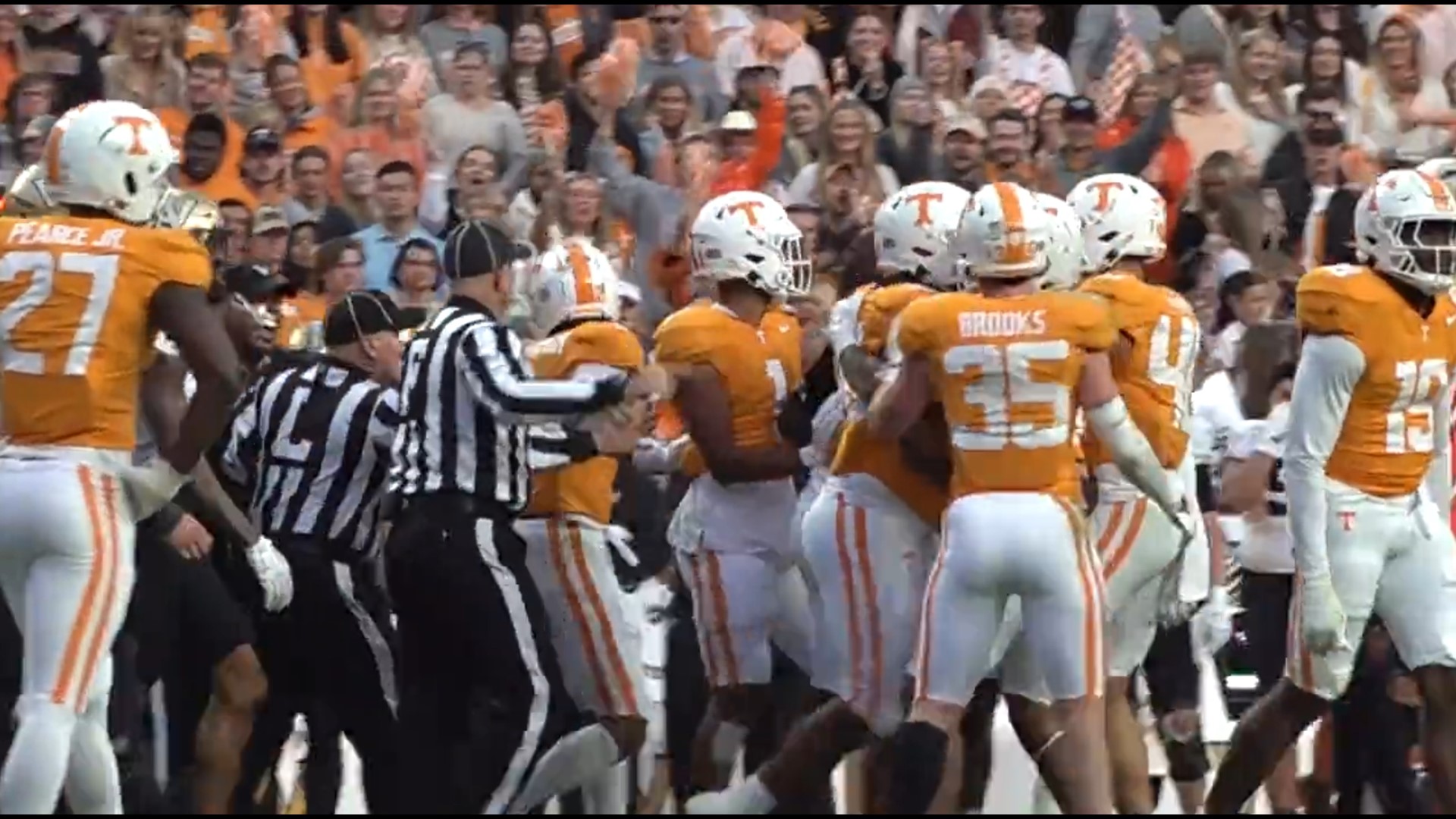 Fight breaks out between Tennessee and Vanderbilt players