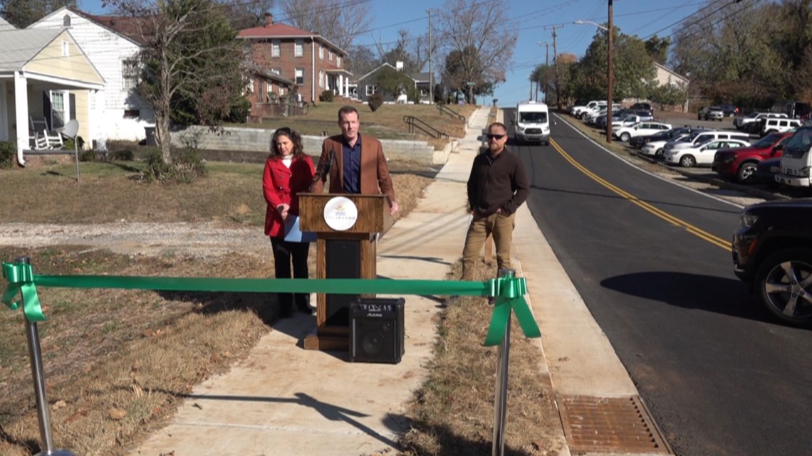 Knoxville leaders cut ribbon on new Lancaster Drive sidewalk, showing off other planned improvements - Vimarsana News