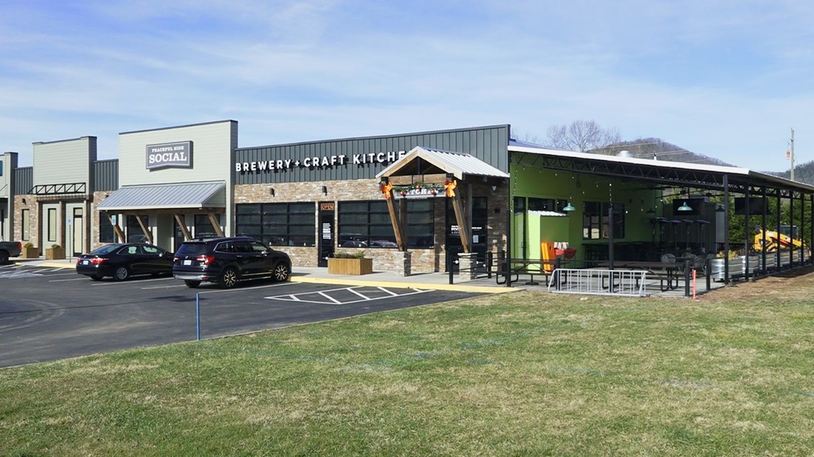 Peaceful Side Social Brewery and Craft Kitchen opens in Townsend - Vimarsana News