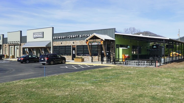 Relax on the peaceful side of the Smokies at Townsend's new brewery and craft kitchen