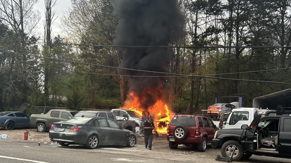 'Multiple cars are on fire' | Rural Metro crews respond to fire at ...