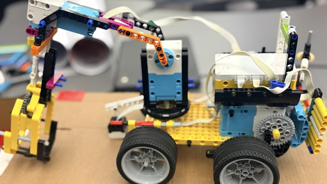 TVA, BVI offering grants for K-12 robotics programs across the Tennessee Valley