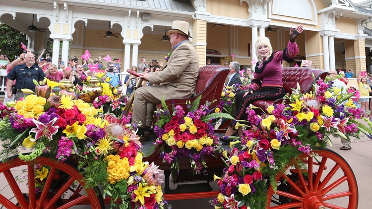 Dollywood donates parade flowers to Knoxville nonprofit