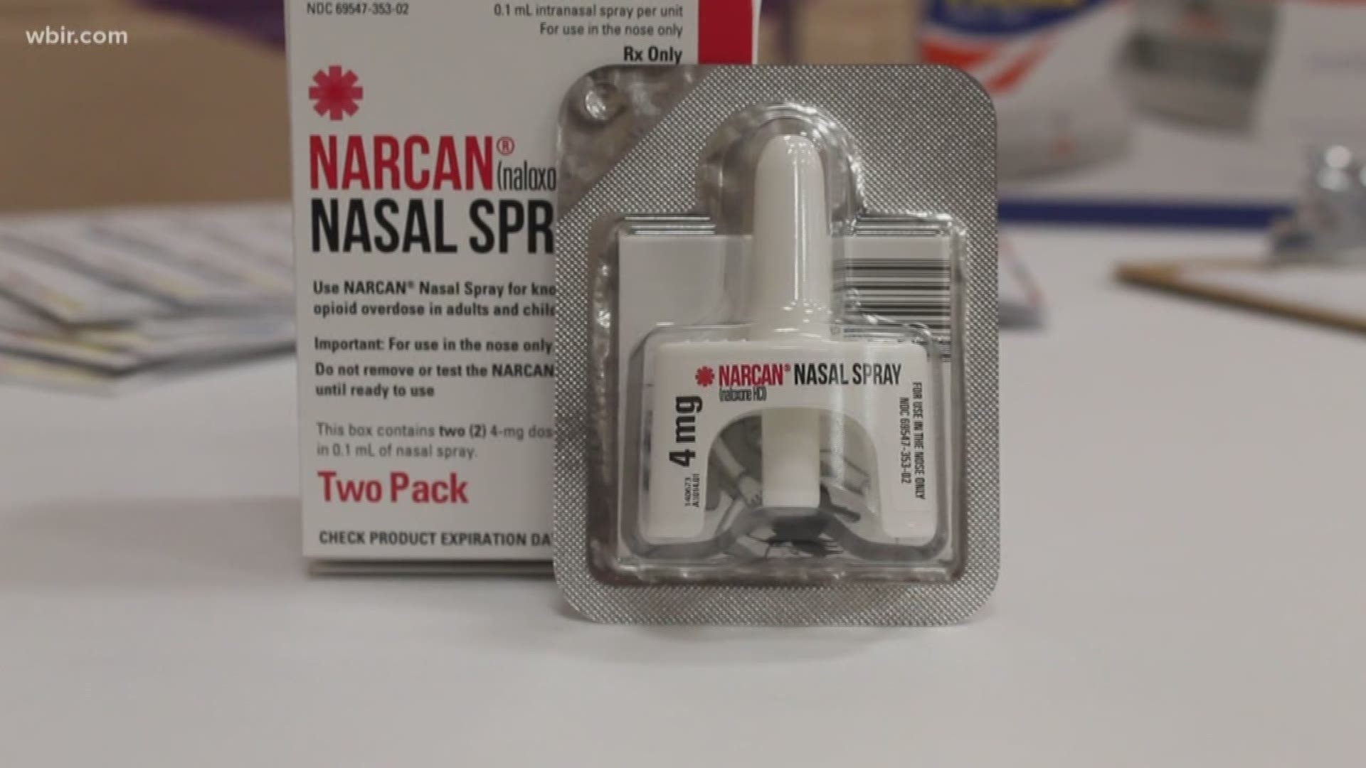 Neighborhood leaders in South Knoxville say everyone should know how to use the drug which reverses the effect of opioid overdoses.