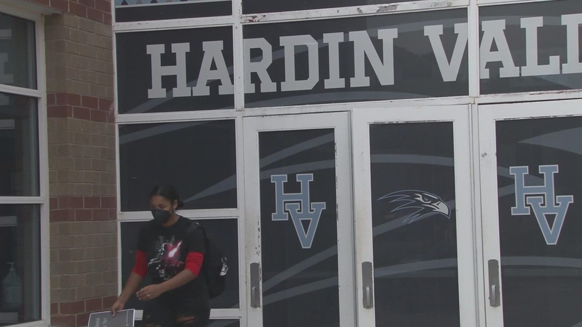 Hardin Valley student calls out school for dress code policies banning cultural headwear