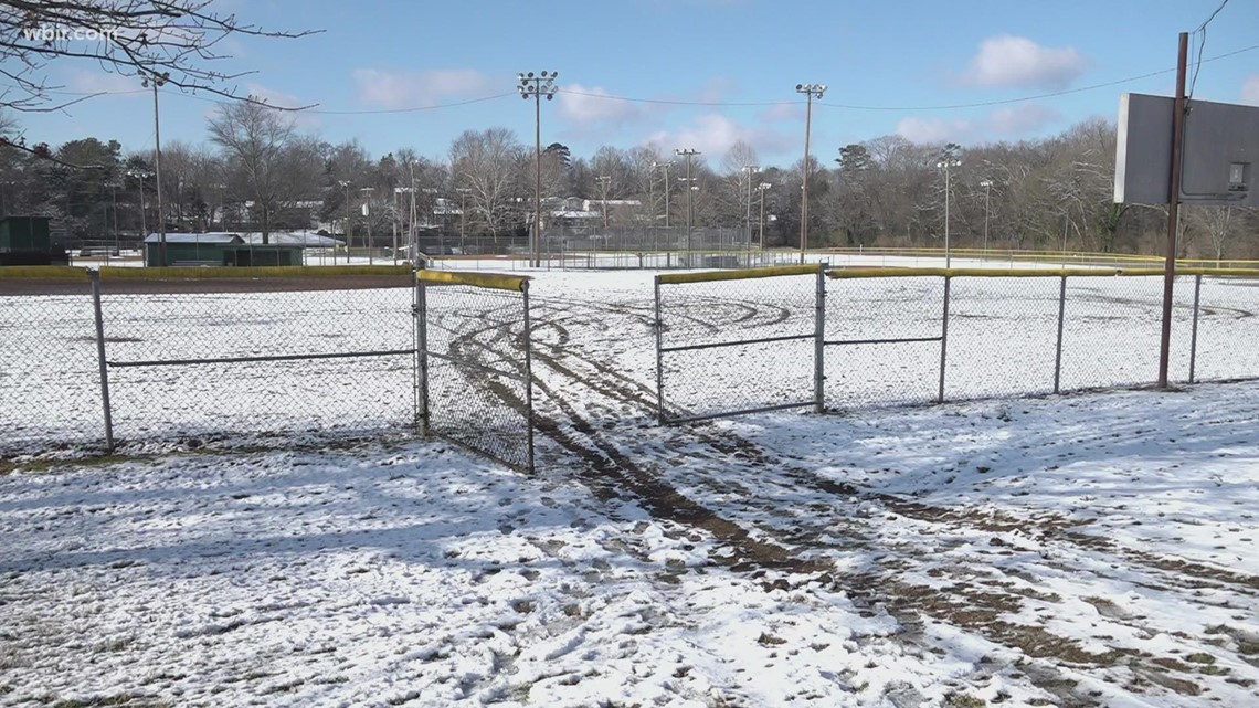Knoxville police investigating vandalism at Rocky Hill and Lakeshore ball fields - Vimarsana News