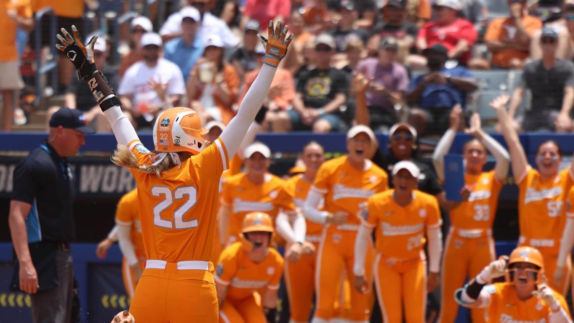 No. 7 Tennessee tops No. 2 Texas to advance in winners bracket of WCWS, 6-3