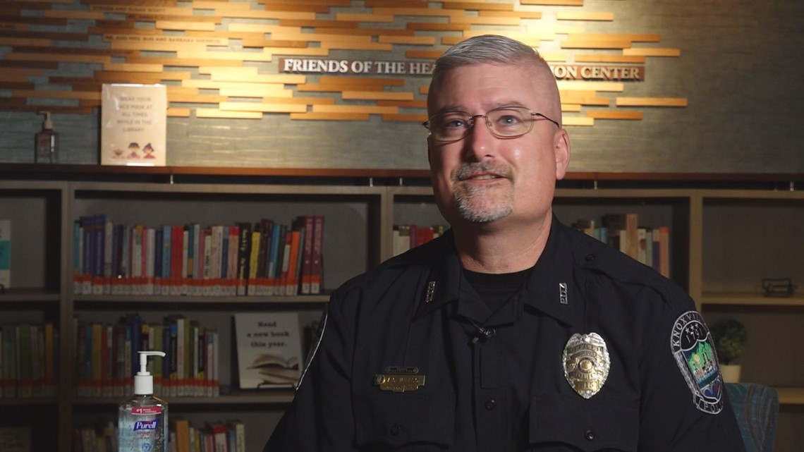 Officer injured in Knoxville high school shooting returns to duty - Vimarsana News