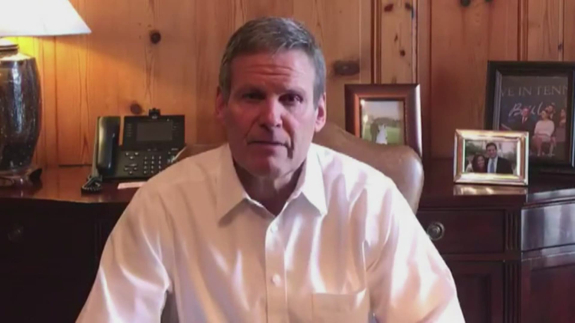 Tennessee Gov. Bill Lee signs Executive Order 17: suspends in-person dining, closes gyms, takes other measures to slow coronavirus spread