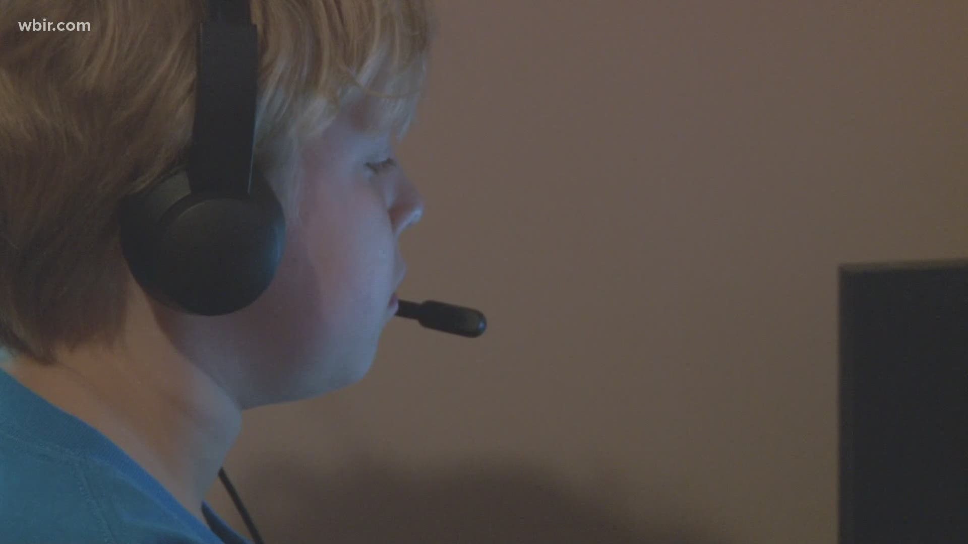 Reporter Cole Sullivan looks at how day one went for students taking virtual lessons in Knox County.