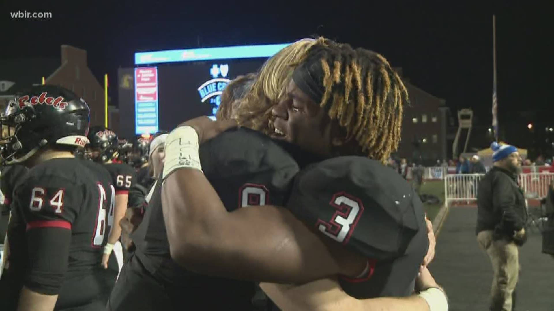 Maryville knocks off Ravenwood to win the 6A high school football state title.