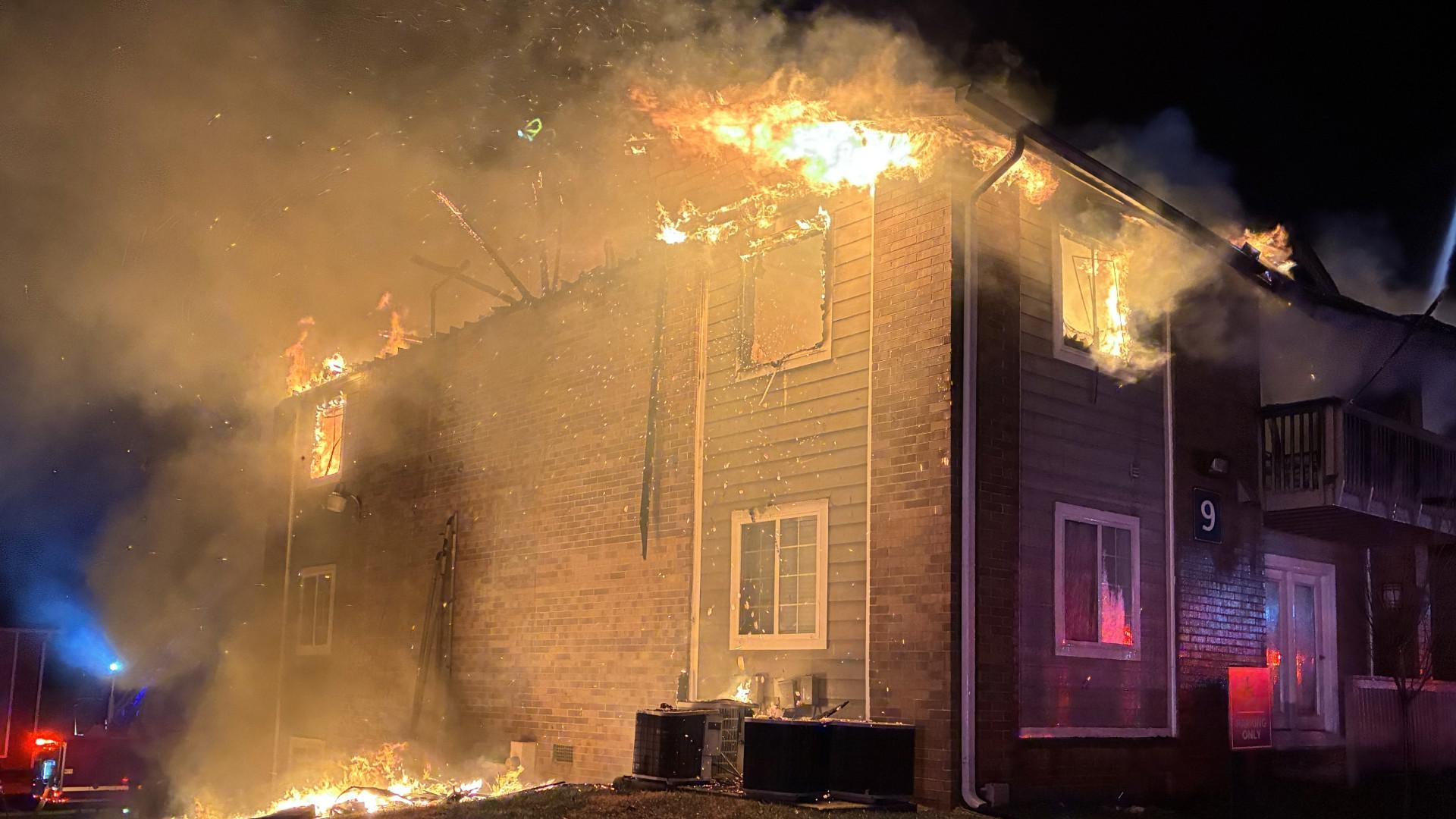 Fifteen people, animals displaced after West Knoxville apartment