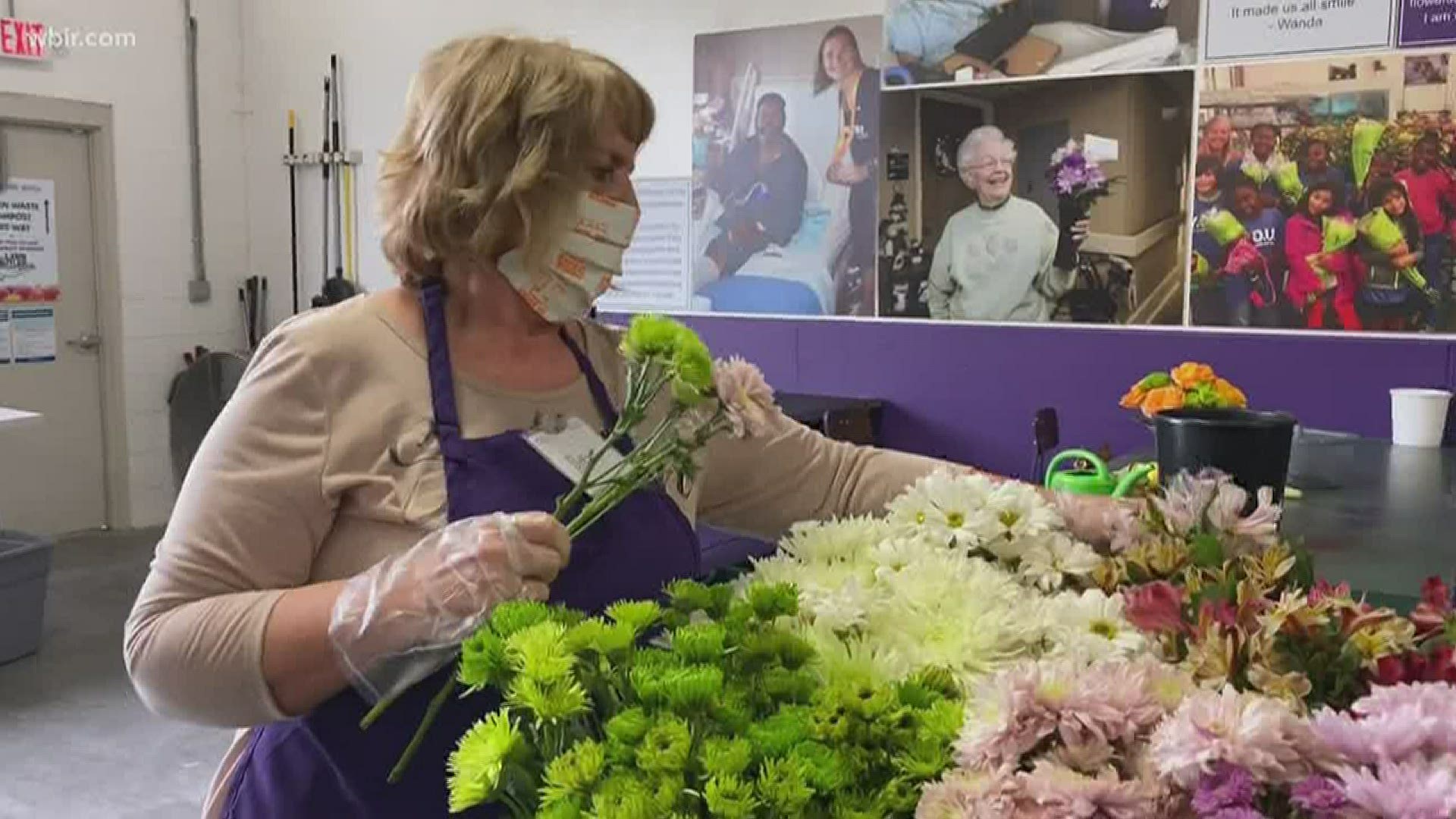 The nonprofit surprises patients with donated bouquets, brightening up hospital rooms -- and lives.