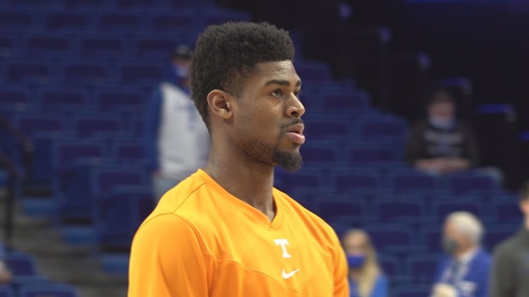 Tennessee guard Victor Bailey Jr. enters transfer portal