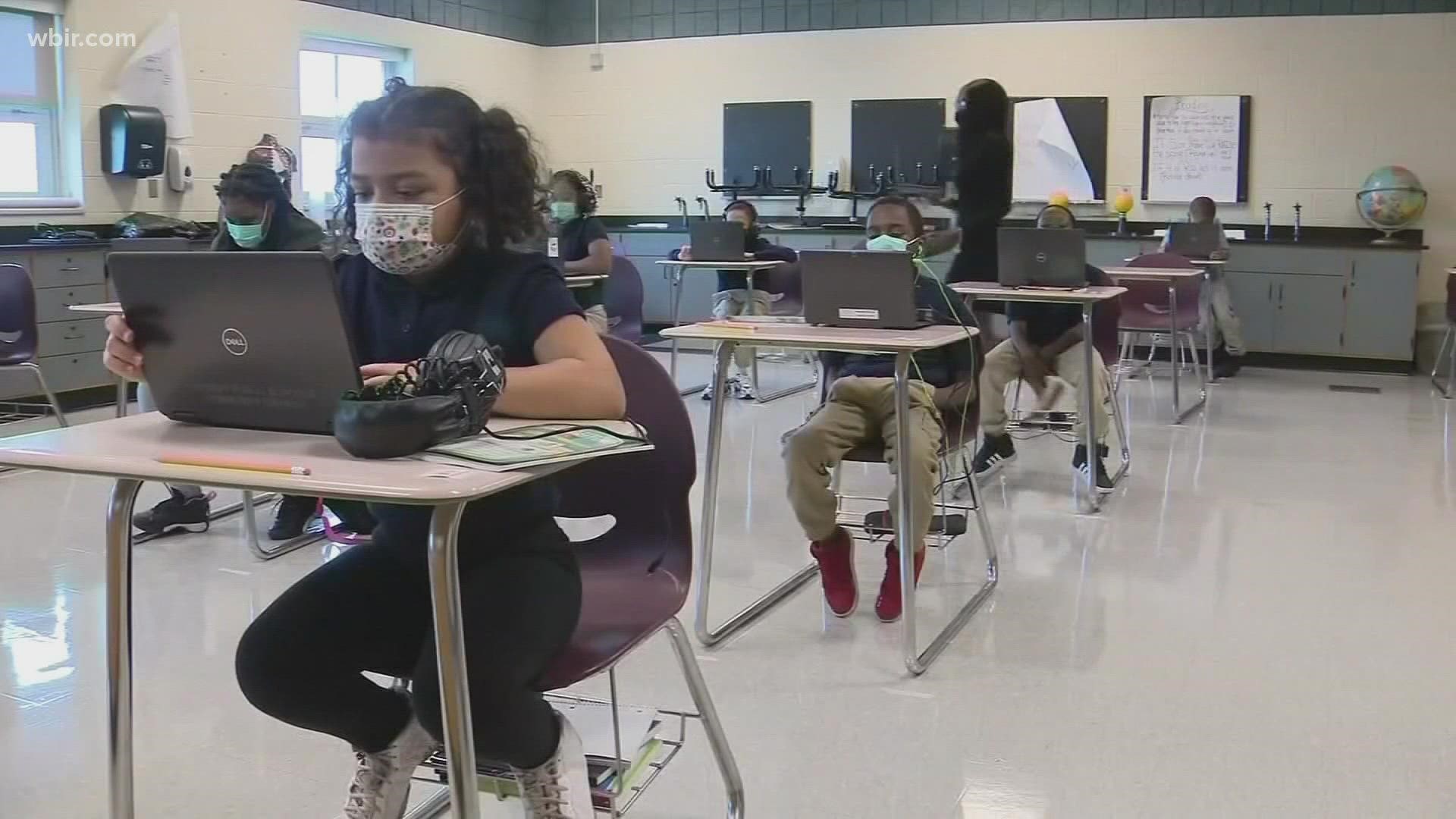 As COVID-19 cases rise in Knox County Schools, some parents are pleading for a mask mandate while others say they don't want the rule.