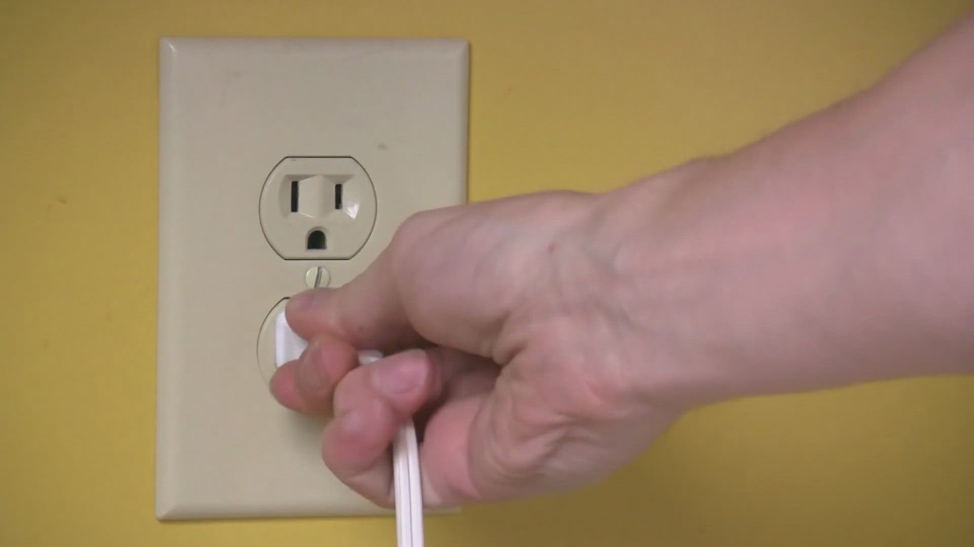 While the Tennessee Valley Authority said it does not expect to implement rolling blackouts, it is encouraging people to conserve energy during the cold.