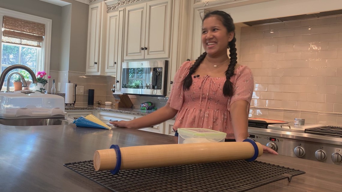 Middle school baker sells cookies to raise money for Ukraine - Vimarsana News