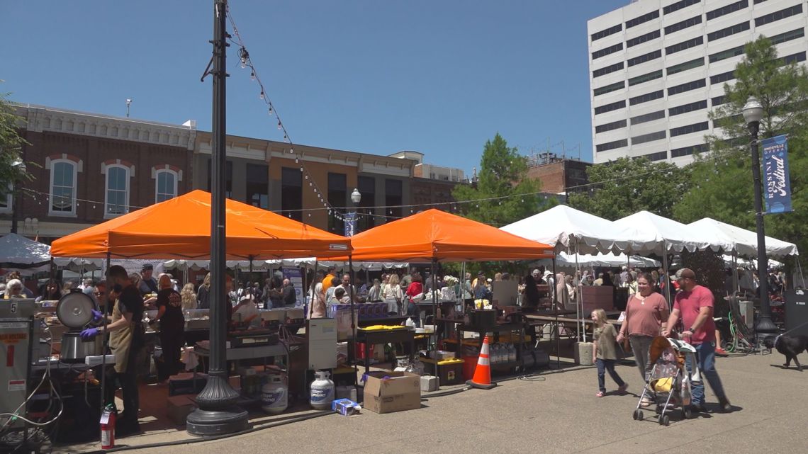 Organized by the Arab-American Club of Knoxville, the festival featured a record number of vendor tents this year.