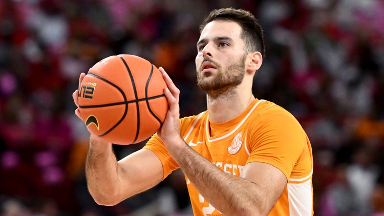 Former Tennessee guard Santiago Vescovi to play with Golden State | wbir.com