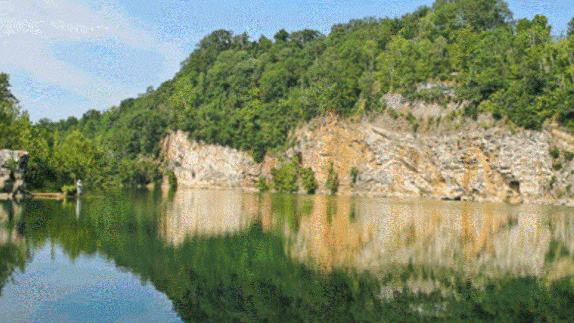 Teenage boy drowns at Mead's Quarry Lake