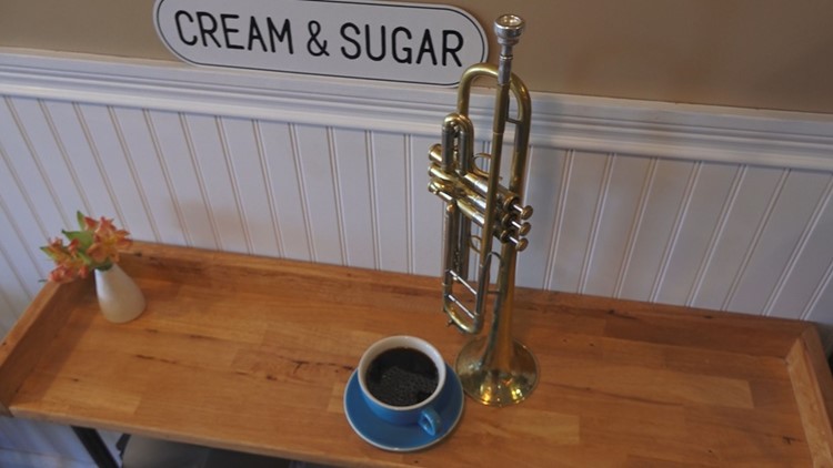 Bud's Farmhouse Coffee blends music with business in Oak Ridge