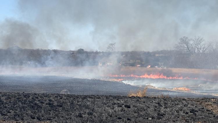 Sevier County crews battle brush fire near Pigeon Forge | wbir.com